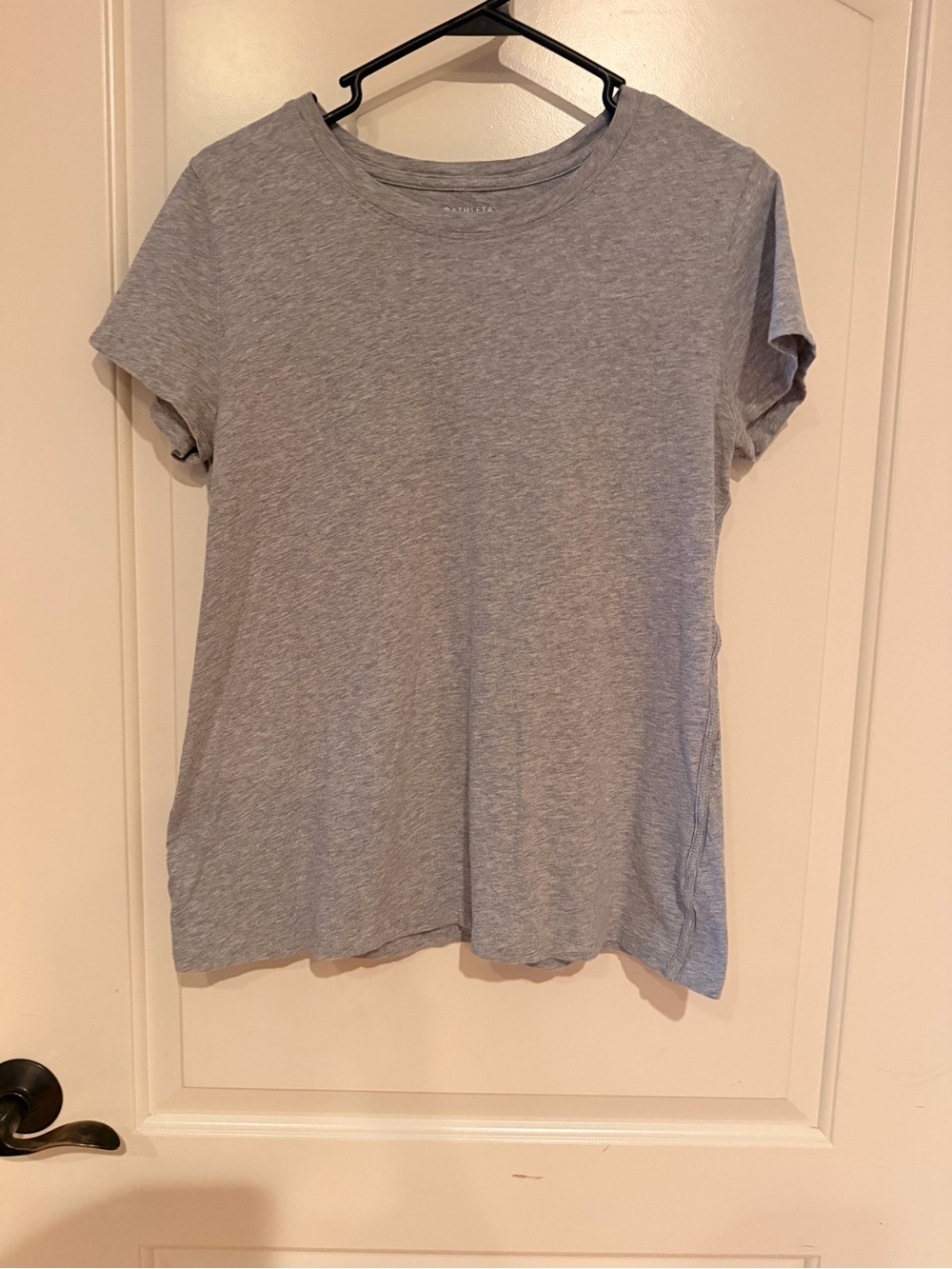 Athleta Women’s Crew Neck Tee - Light Gray size Large in EUC